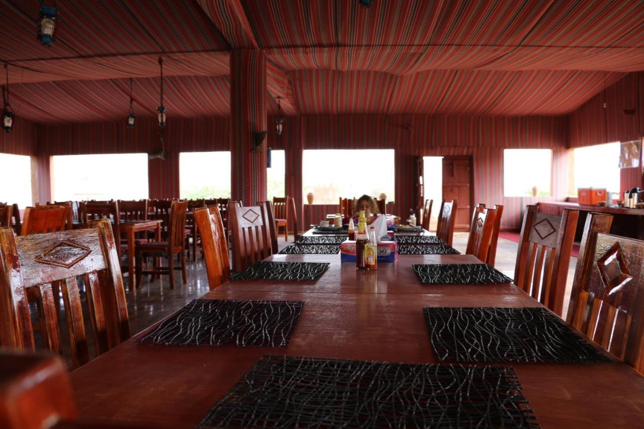 Safari Desert Camp Shāhiq Eksteriør billede